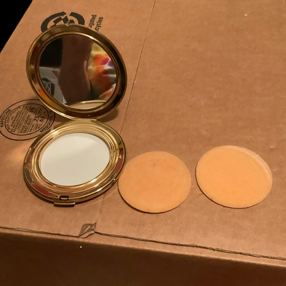 Vintage Signature makeup Compact - Picture 4 of 4